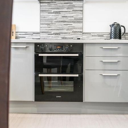 Birkdale Southport Boutique Apartment Sleeps 5 Exterior photo